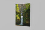 Prachtige waterval in het bos Canvas Schilderij