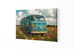 Retro Bus op Veld Canvas Schilderij