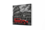 Rode Oldtimer bij het Colosseum – Canvas Wandkunst in Vierkante Uitvoering