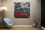 Rode Oldtimer bij het Colosseum – Canvas Wandkunst in Vierkante Uitvoering