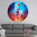 Astronaut met rode ballon boven de stad – Rond Glasschilderij