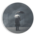 Man met wolkenhoofd in grijze mist – Rond Glasschilderij