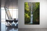 Prachtige waterval in het bos Canvas Schilderij