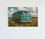 Retro Bus op Veld Canvas Schilderij