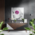 Vrouwenschets met magenta verfvlek-oog – Dibond Schilderij