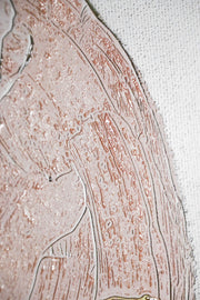 Sapphire & Rose Orbit – Tableau en relief 3D avec sphère rose, ligne bleu saphir et arc doré