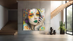 Kleurrijke Vrouw – Canvas Wandkunst in Vierkante Uitvoering