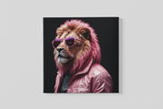 Coole Roze Leeuw – Canvas Wandkunst in Vierkante Uitvoering