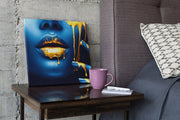 Vrouw met Gele Verf – Vierkante Canvas Wanddecoratie – Canvas Wandkunst in Vierkante Uitvoering