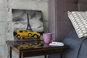 Gele Auto Eiffeltoren – Vierkant Canvas Schilderij voor de Wand