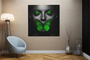 Vrouw Groene Vlinder – Vierkant Canvas Kunstwerk voor het Interieur