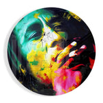 Reggaeportret met neonsplash – Rond Glasschilderij
