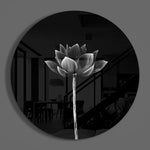 Rechtopstaande monochrome lotus – Rond Glasschilderij
