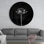 Rechtopstaande monochrome lotus – Rond Glasschilderij