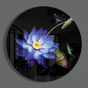 Blauwe waterlelie met libel – Rond Glasschilderij