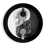 Monochrome schedel met koptelefoon – Rond Glasschilderij