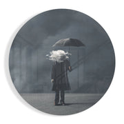 Man met wolkenhoofd in grijze mist – Rond Glasschilderij
