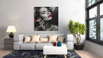 Vrouw met rook – Vierkante Canvas Wandkunst