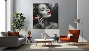 Vrouw met rook – Vierkante Canvas Wandkunst